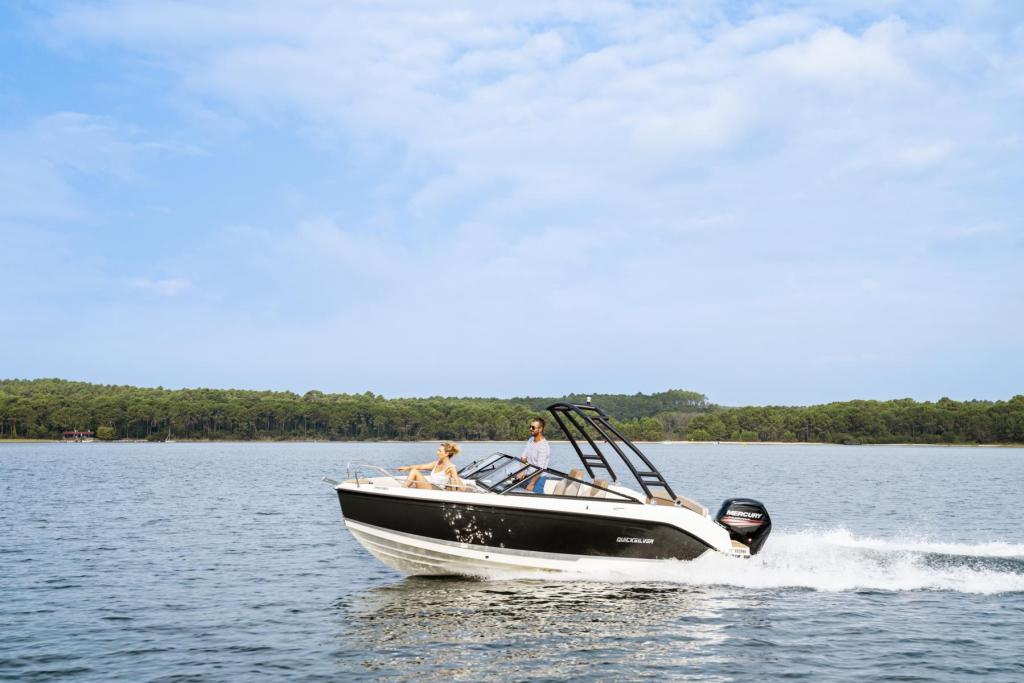 Activ 605 Bowrider mit 115PS und Trailer