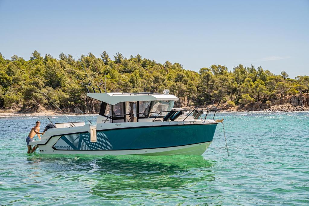 Captur 805 Pilothouse mit 225 PS