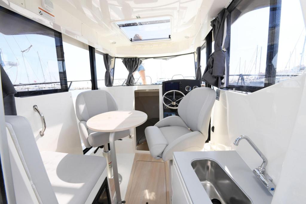 Captur 805 Pilothouse mit 225 PS