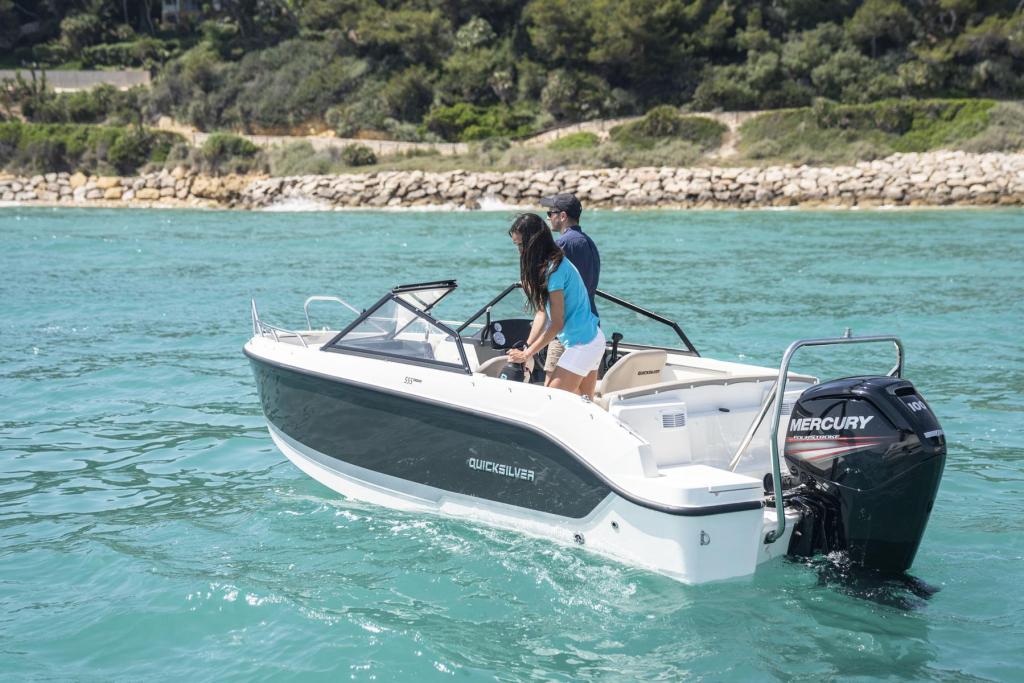 Activ 555 Bowrider mit 60 PS und Trailer