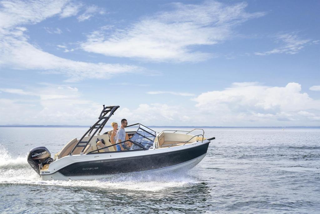 Activ 605 Bowrider mit 115PS und Trailer