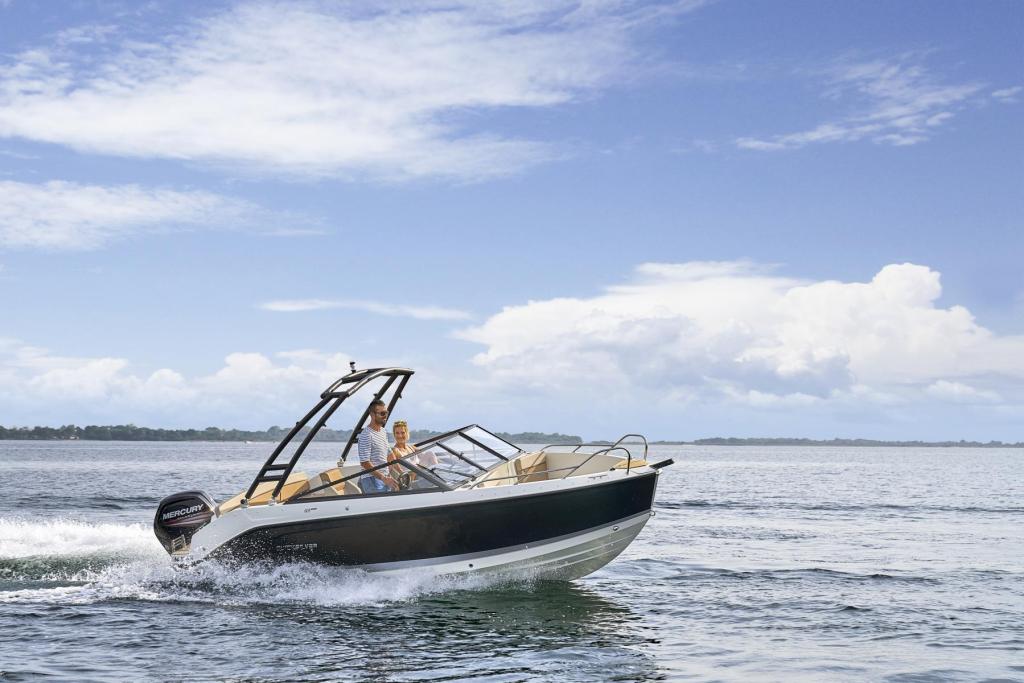 Activ 605 Bowrider mit 115PS und Trailer