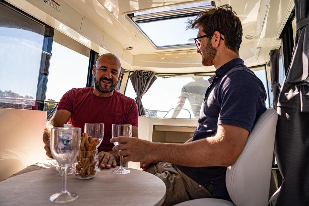 Captur 805 Pilothouse mit 225 PS