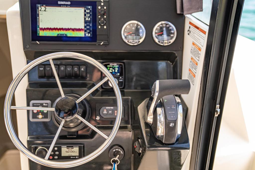 Captur 805 Pilothouse mit 225 PS