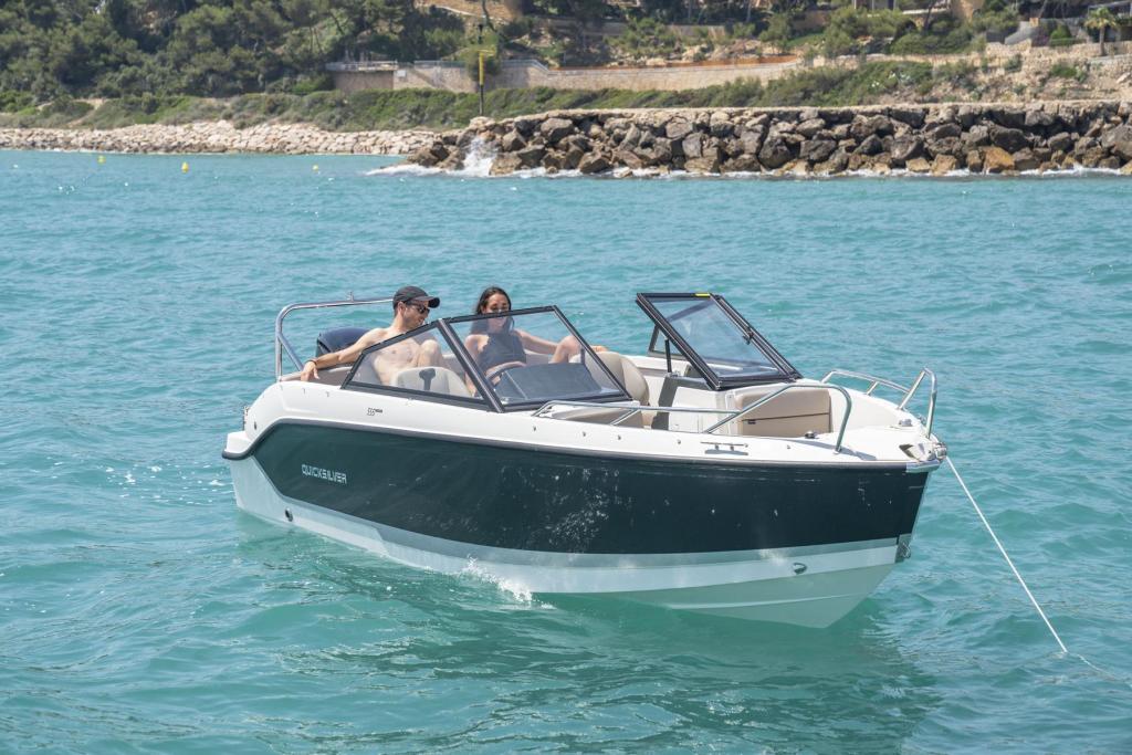 Activ 555 Bowrider mit 60 PS und Trailer