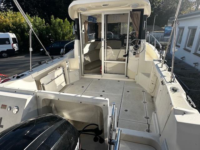 605 Pilothouse 150PS Trailer