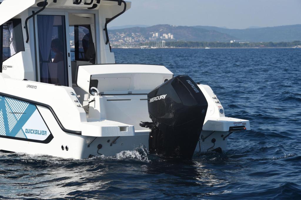 Captur 805 Pilothouse mit 225 PS