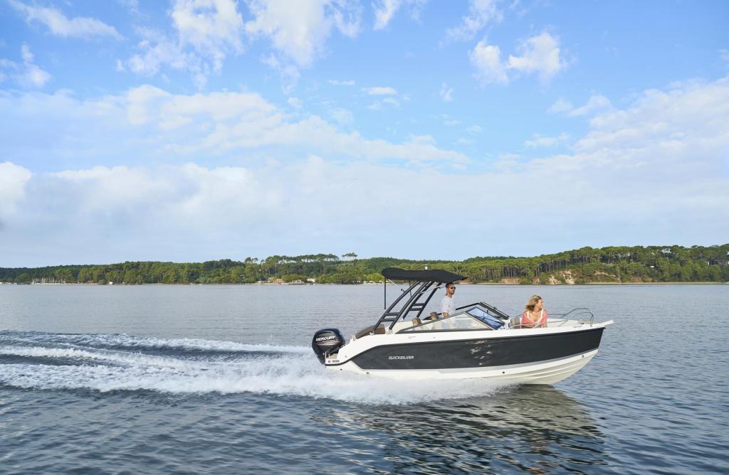 Activ 605 Bowrider mit 115PS und Trailer