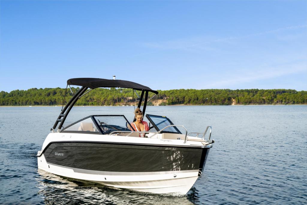 Activ 605 Bowrider mit 115PS und Trailer