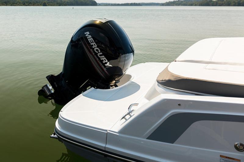 VR6 Bowrider Outboard