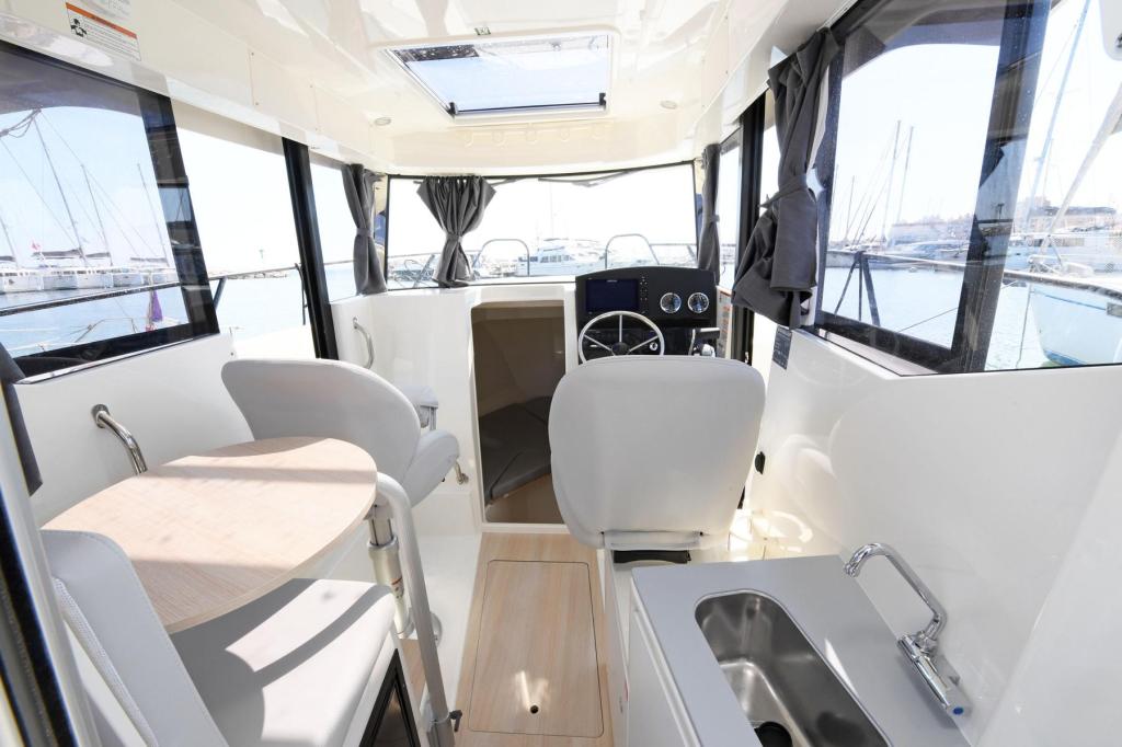 Captur 805 Pilothouse mit 225 PS