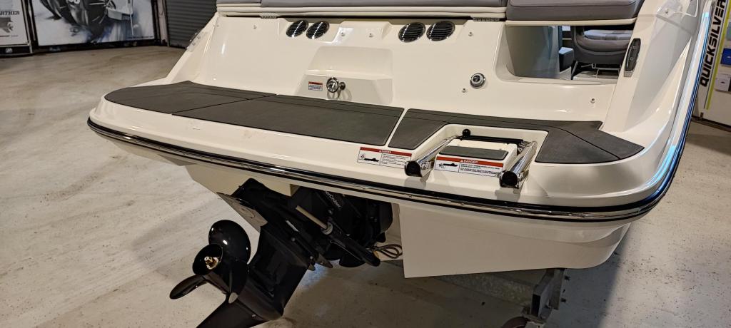 V20i Bowrider mit MerCruiser 4,5L 250PS V20i Bowrider mit MerCruiser 4,5L 250PS