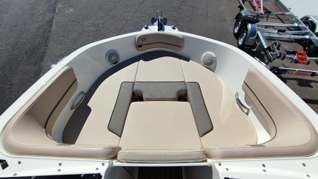 VR5 Bowrider
