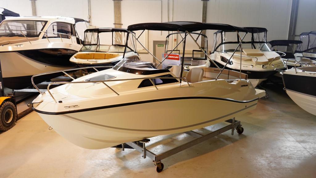 Activ 555 Cabin mit 80 PS
