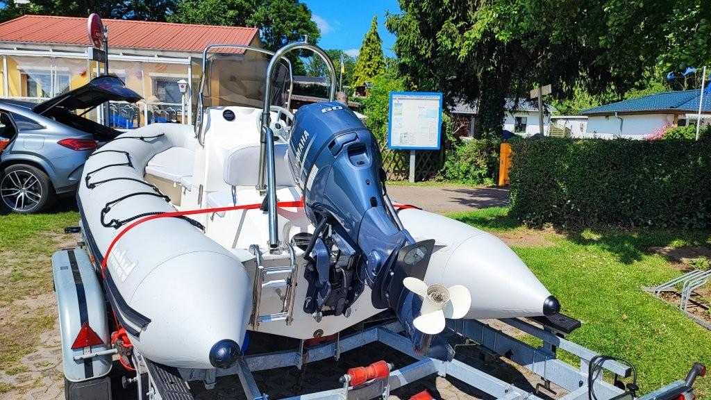_Bombard_Sunrider_500_mit_Yamaha_60PS