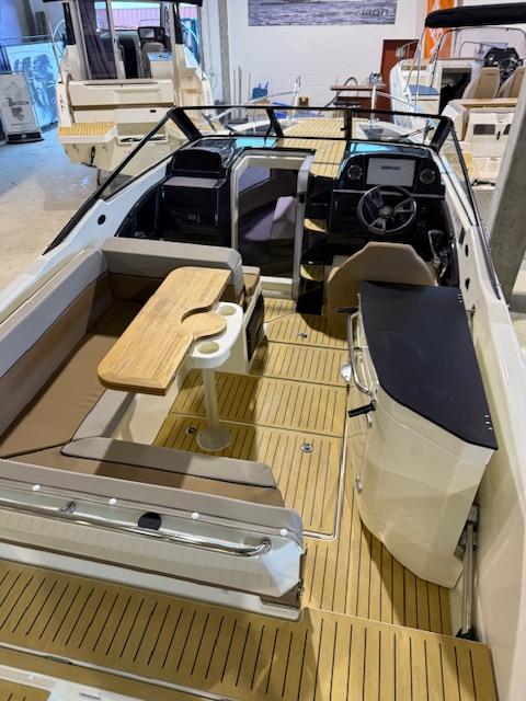 Activ 755 Cruiser mit 250 PS Activ 755 Cruiser mit 250 PS