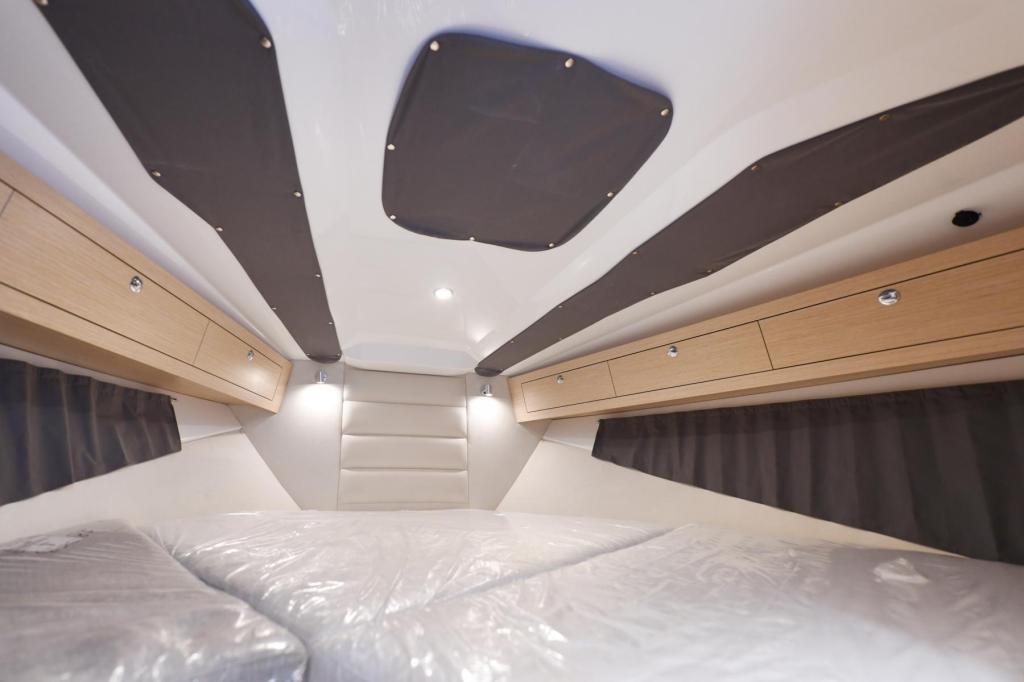 850 Voyager