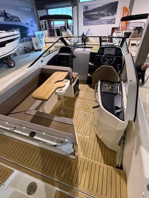 Activ 755 Cruiser mit 250 PS Activ 755 Cruiser mit 250 PS