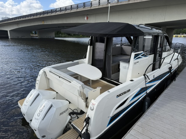 Quicksilver Activ 905 Weekend mit 2x Mercury F200 PS V6