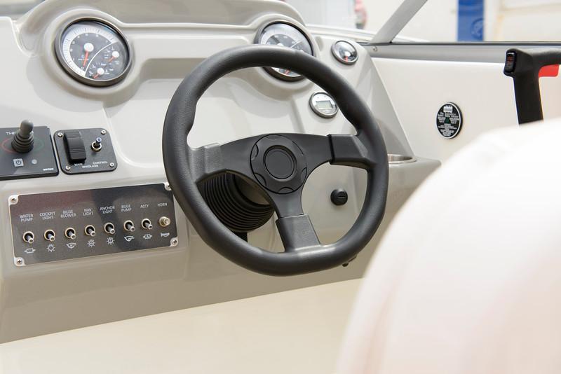 742R Cuddy Inboard