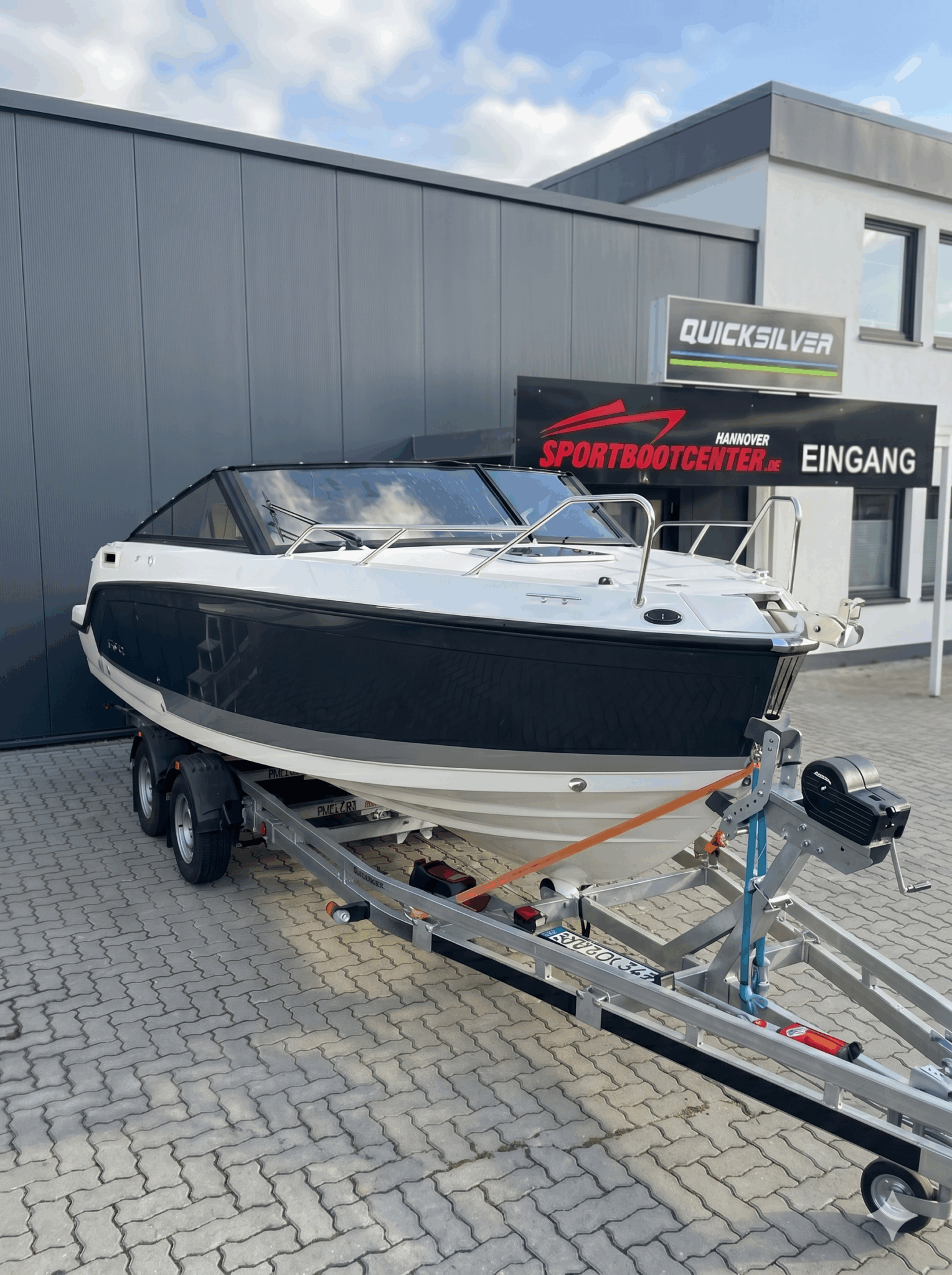 Quicksilver Activ 675 Cruiser mit Mercury 150 PS CF Lagerboot