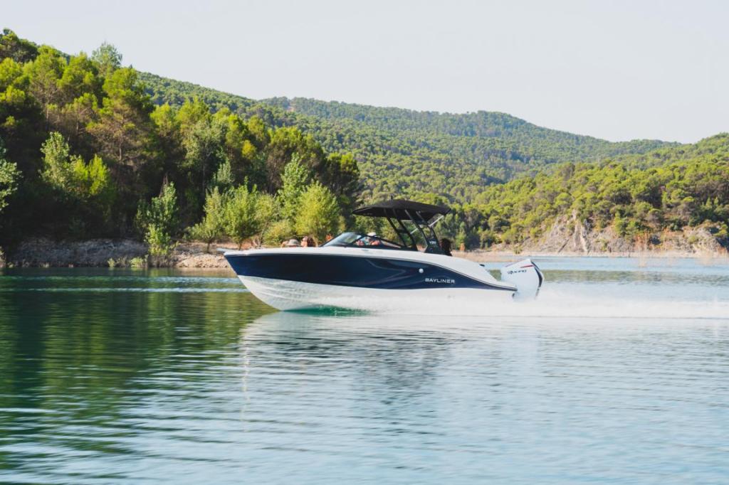 V20 Bowrider Outboard 200PS