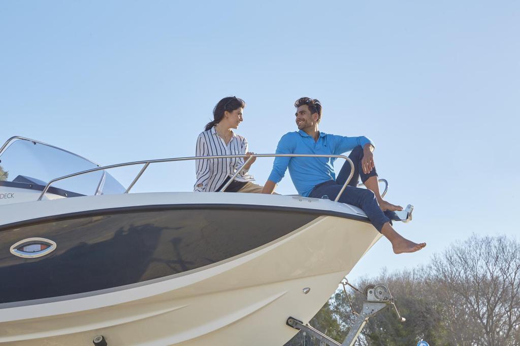 Activ 675 Sundeck mit 150 PS und Trailer