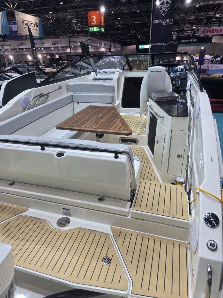 Activ 805 Cruiser mit 300PS