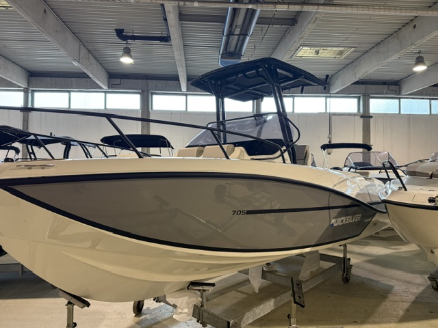 Quicksilver Activ 705 Open mit Mercury 200PS Lagerboot