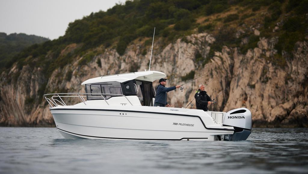 700 Pilothouse 700 Pilothouse