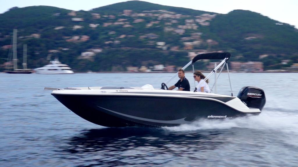 Element M17 mit 15 PS und Trailer, 525 Axess