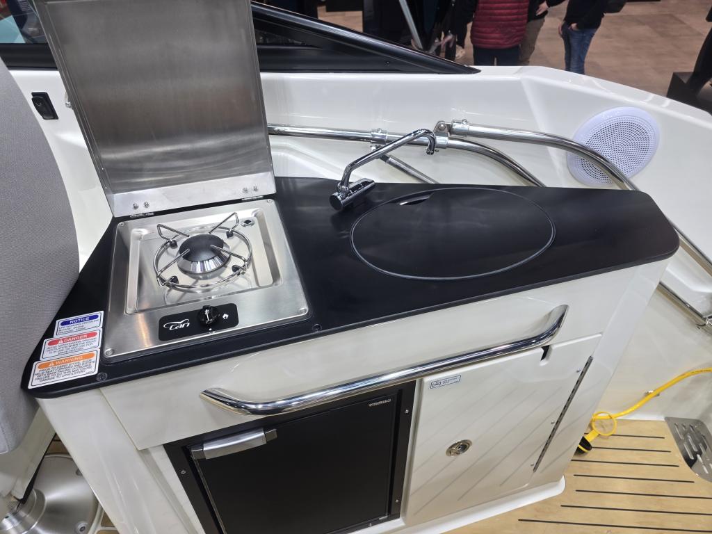 Activ 805 Cruiser mit 300PS