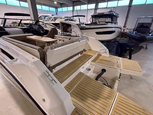 Activ 755 Cruiser mit 250 PS Activ 755 Cruiser mit 250 PS