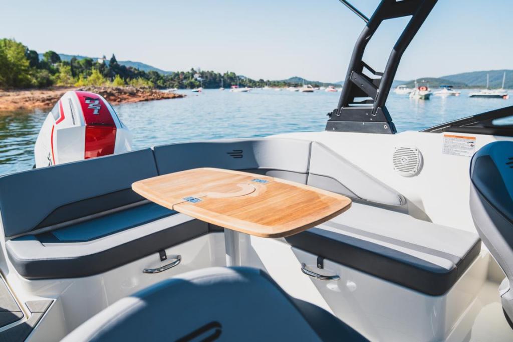 V20 Bowrider Outboard mit 175PS