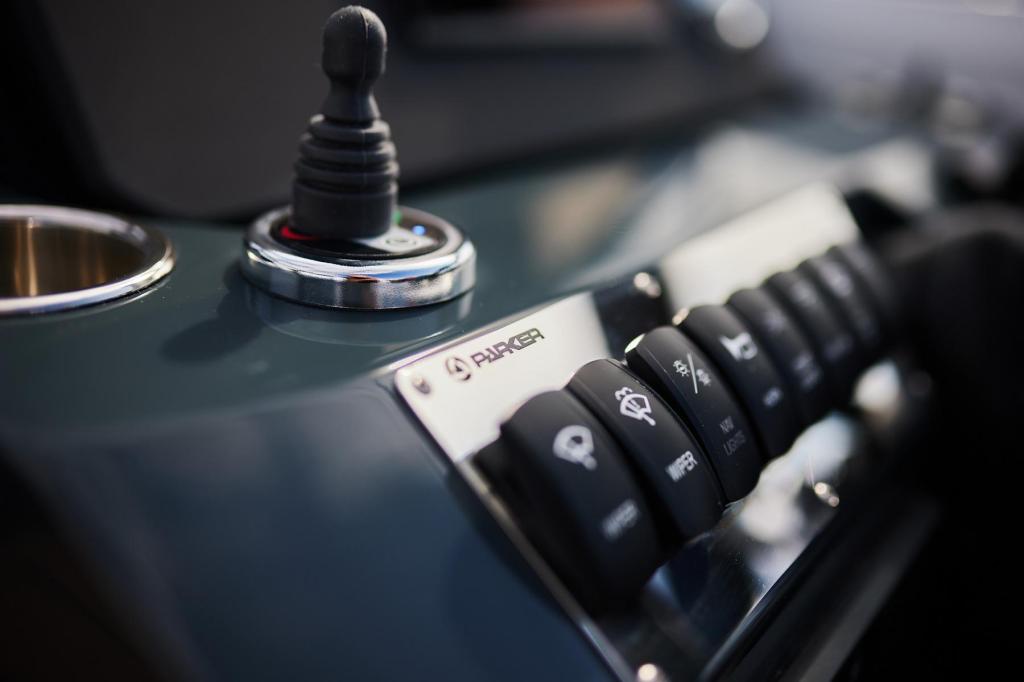 780 Escape inkl. 200 PS und Trailer