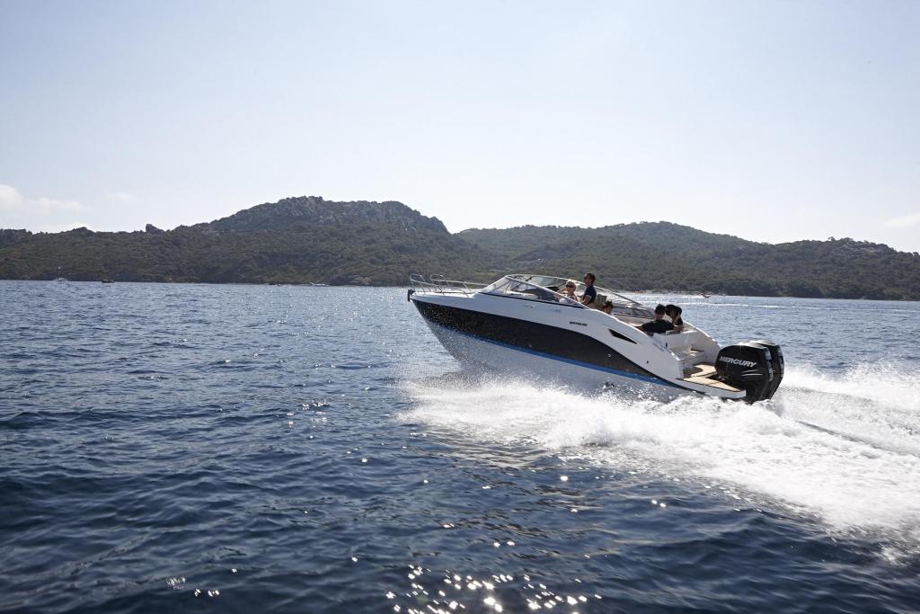 Activ 805 Cruiser mit 175PS und Trailer Activ 805 Cruiser mit 175PS und Trailer