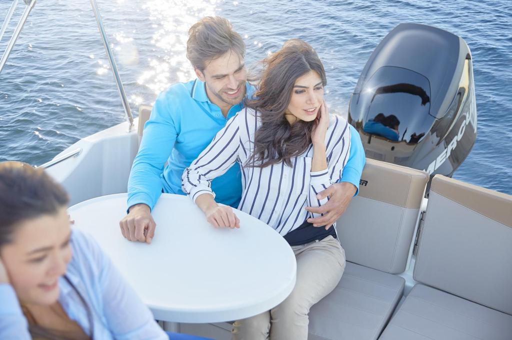 Activ 675 Sundeck mit 150 PS und Trailer