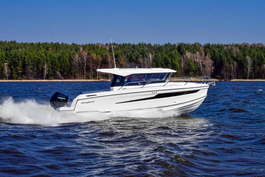 790 Explorer