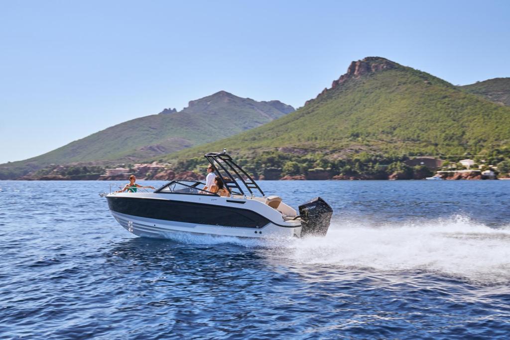 Activ 675 Bowrider Activ 675 Bowrider