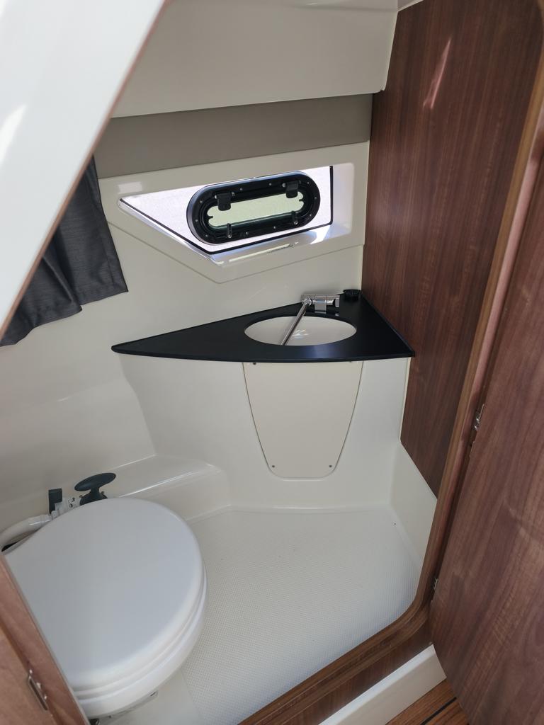 Quicksilver Activ 805 CRUISER mit Mercury F 250 XL V8 und Trailer Gebraucht