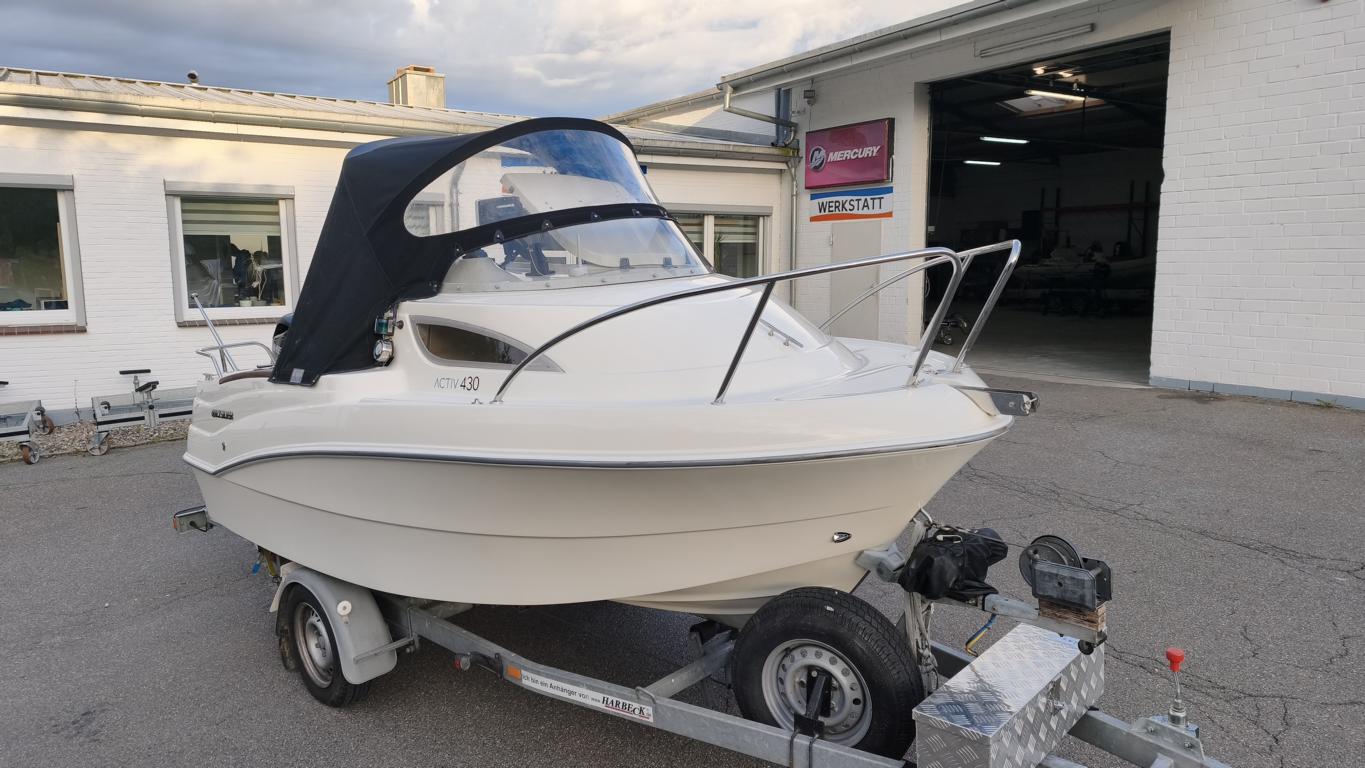 Quicksilver Activ 430 Cabin mit Mercury 25 PS und Trailer, Gebraucht