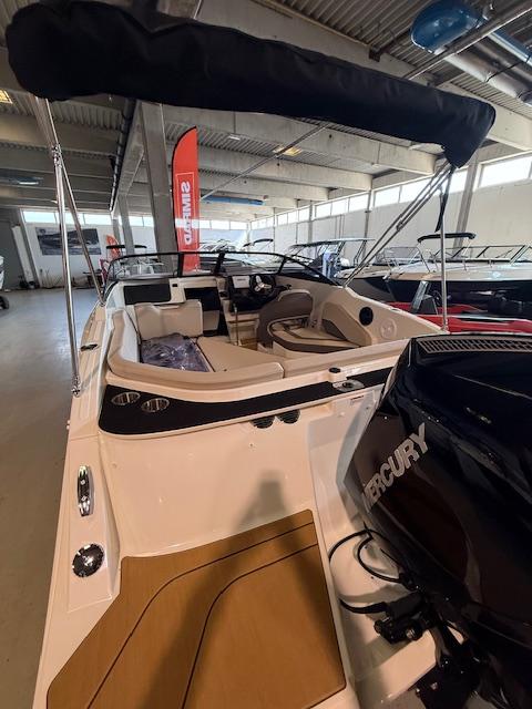 C21 Cuddy mit 225 PS TESTBOOT C21 Cuddy mit 225 PS TESTBOOT