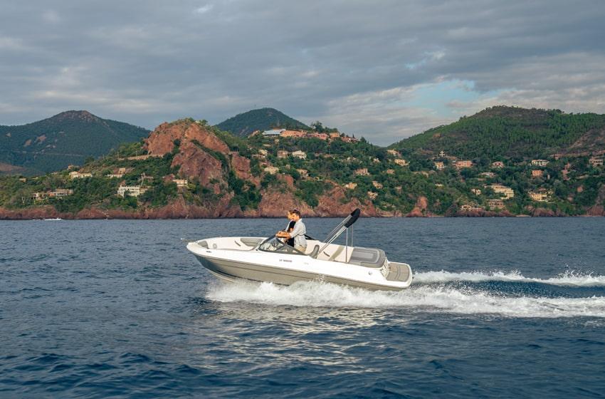 VR4 Bowrider Inboard