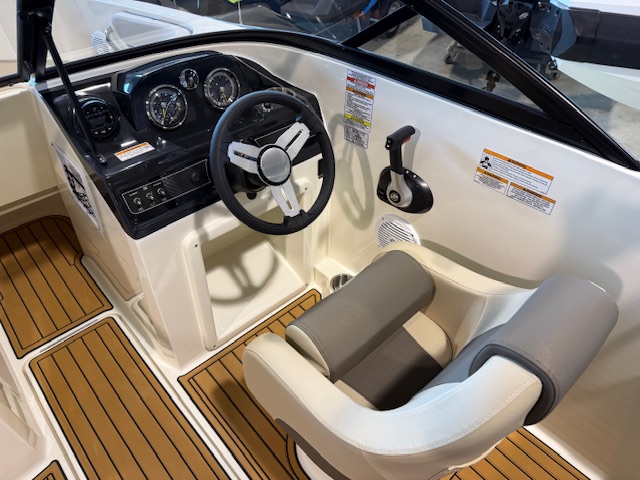 VR4 Bowrider Outboard mit 115PS Lagerboot #2786774