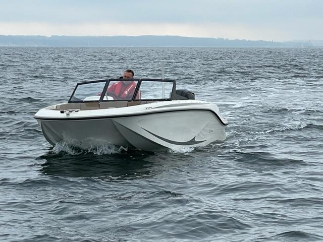 Activ 525 Axess mit 15 PS und Trailer, Element M17