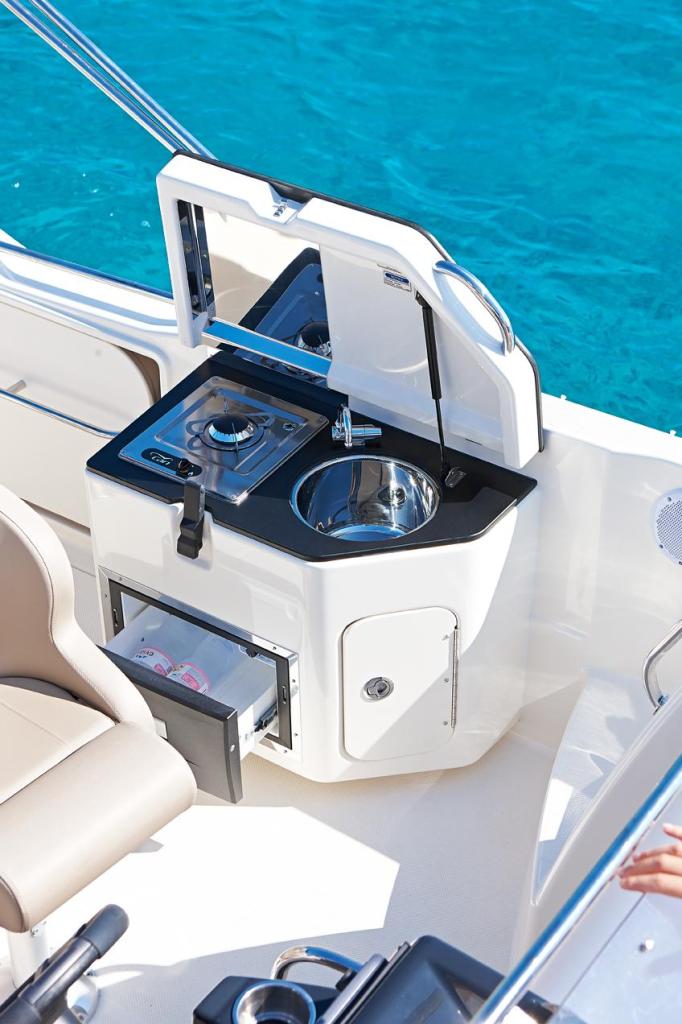 Activ 755 Sundeck mit 175 PS und Trailer Activ 755 Sundeck mit 175 PS und Trailer