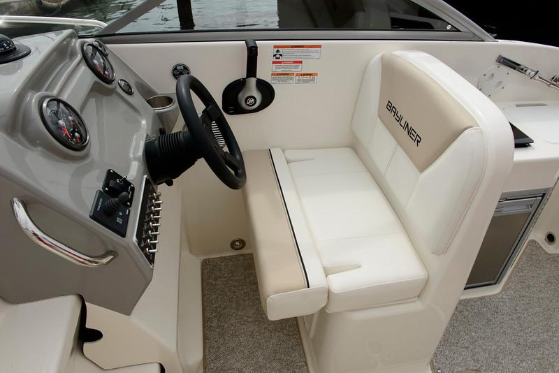 742R Cuddy Inboard 742R Cuddy Inboard