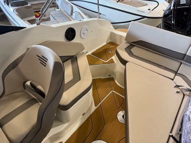 C21 Cuddy mit 225 PS TESTBOOT C21 Cuddy mit 225 PS TESTBOOT