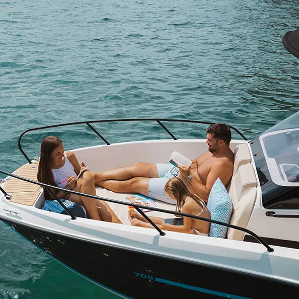 Quicksilver Activ 705 Open mit Mercury 200PS Lagerboot