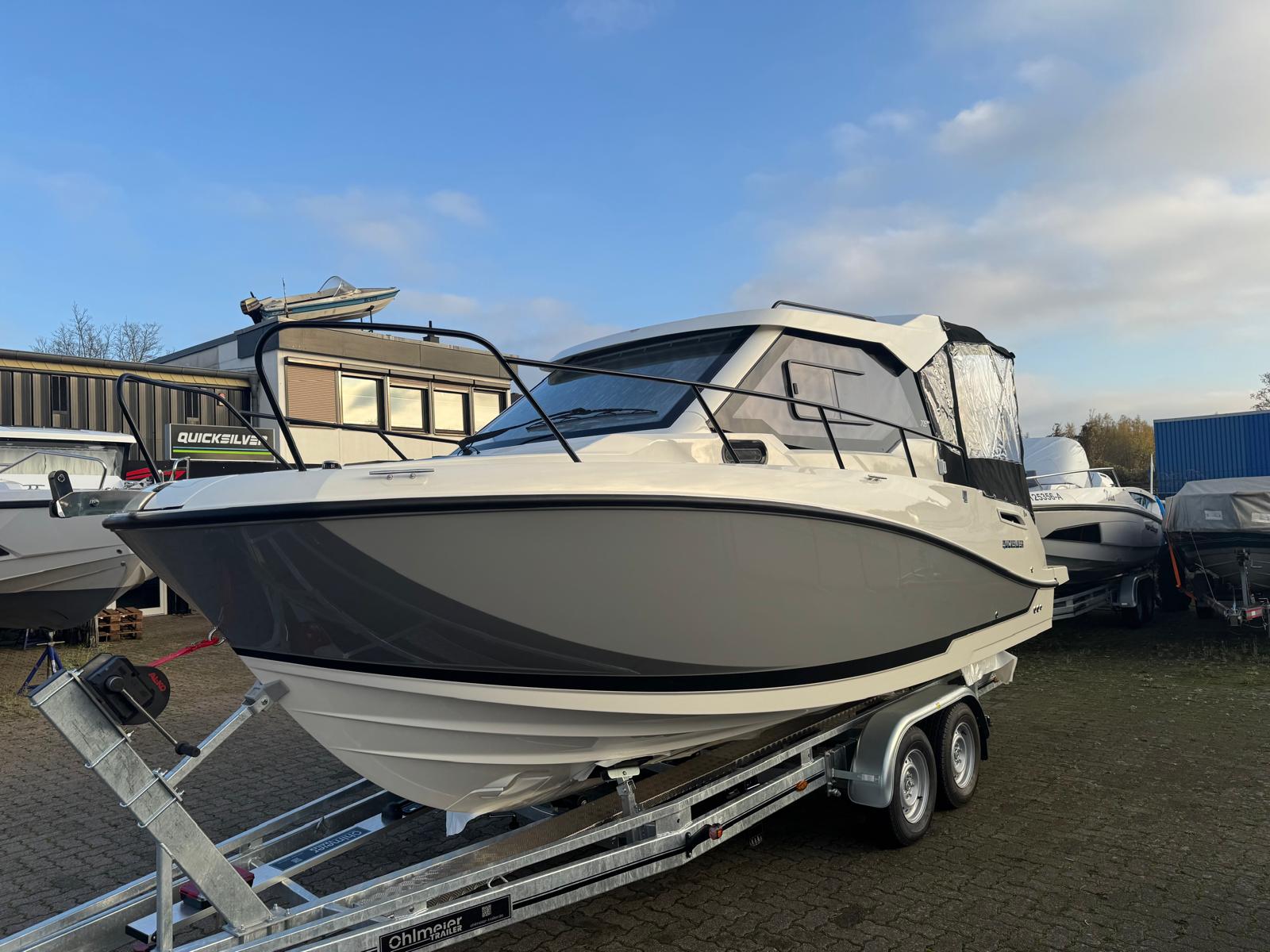 Quicksilver Activ 705 Weekend inkl. Mercury 200 PS, Lagerboot